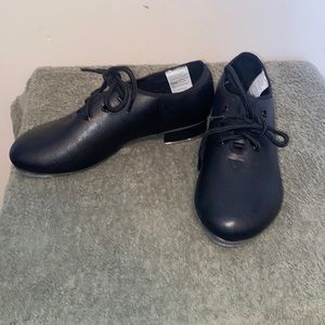 Revolution Junior Tap Black Tap shoes size 5.5 lace up Big Kids